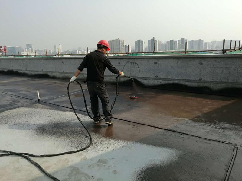 金屬屋面滲漏水原因及危害有哪些？